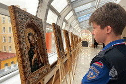 В Академии прошла выставка икон «Небесные покровители Армии и Флота России»